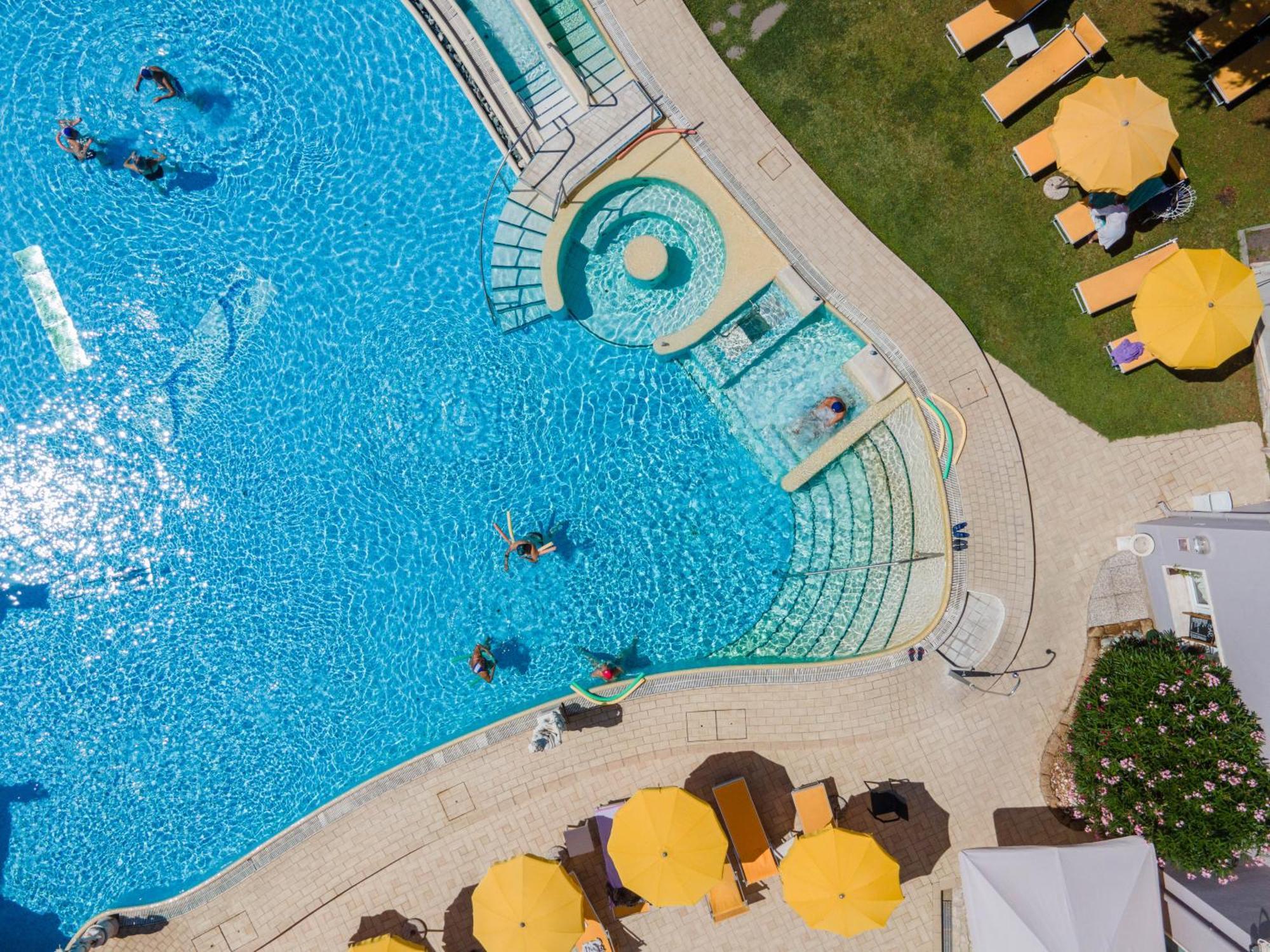Hotel Terme Helvetia Abano Terme Exterior photo