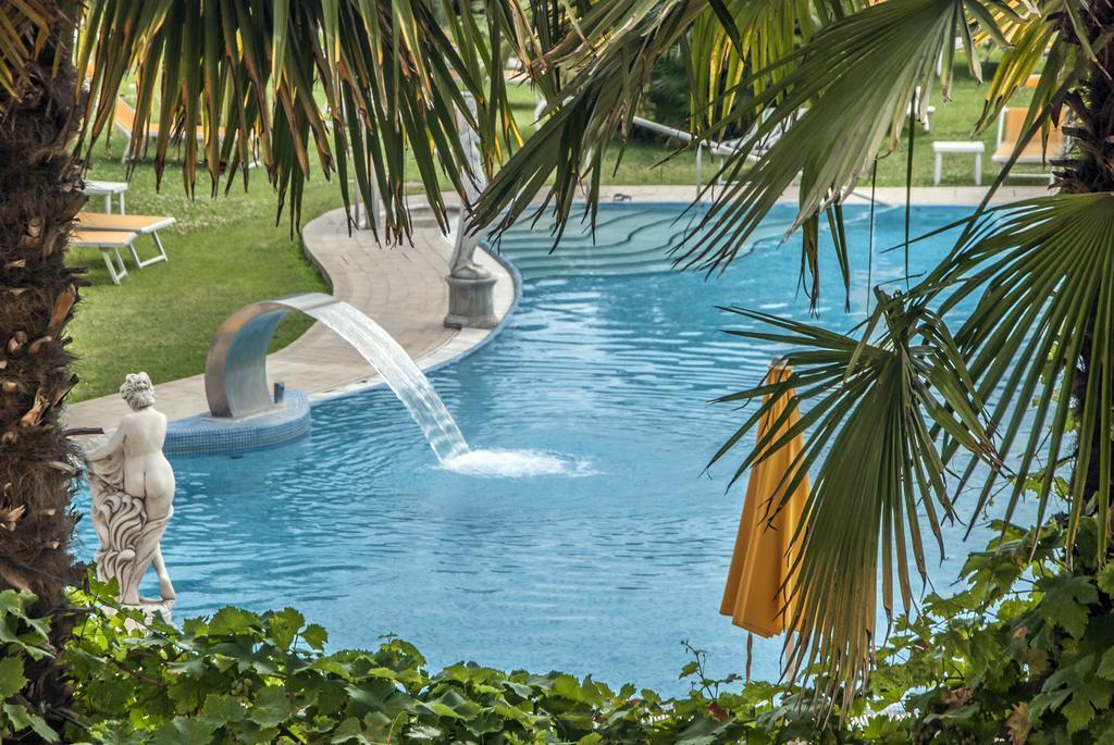 Hotel Terme Helvetia Abano Terme Exterior photo